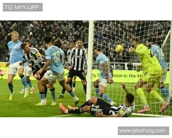 英超第12轮赛事回顾利物浦曼城双双遭遇失利引发热议